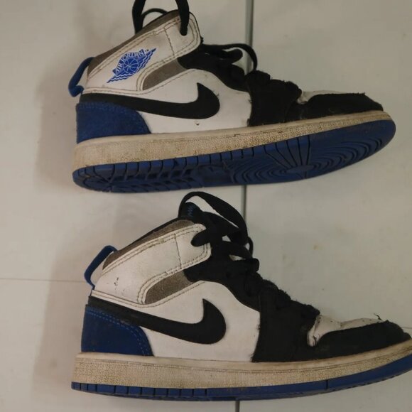 Nike Air Jordan 1 Royal Black Toe Mid SE PS Kid's Size 11C - Picture 5 of 7